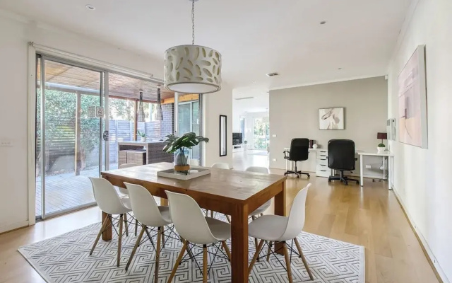 Family-friendly Home With Alfresco Patio & BBQ
