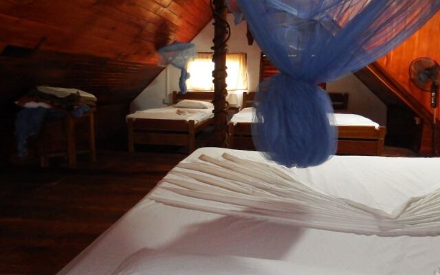 Welikande Hotel and Trekking Center