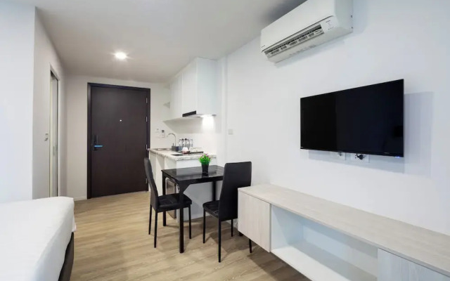 The Rizin Hotel Phratumnak