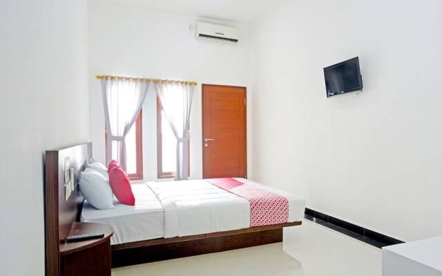OYO 90859 Cahaya Guest House