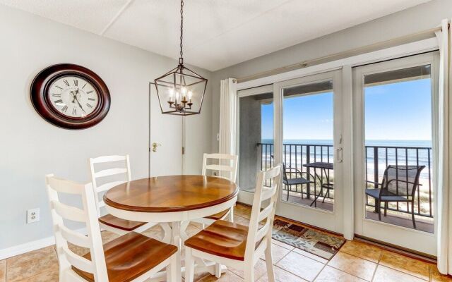 Rustic Theme Condo with Scenic Ocean View by RedAwning