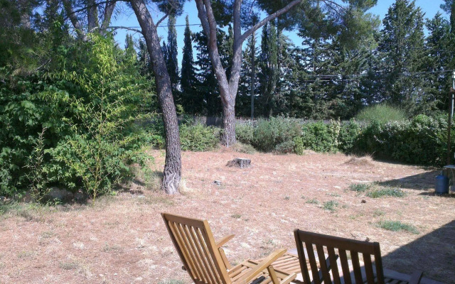 La Petite Maison Sous les Pins