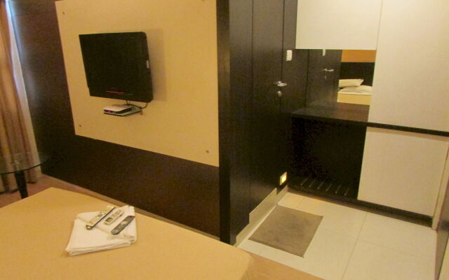 Capital O 74167 Hotel Mourya Residency