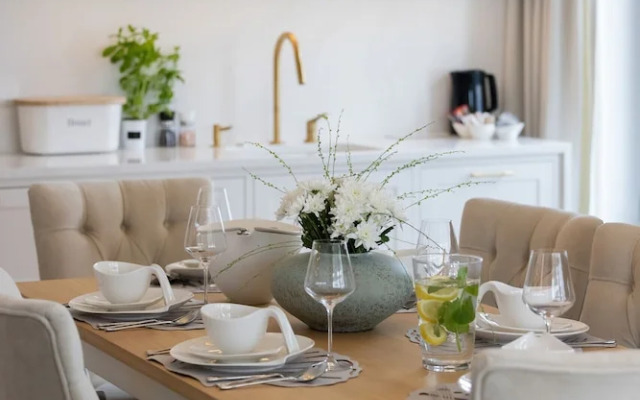 Jantaris Apartment by Renters Prestige