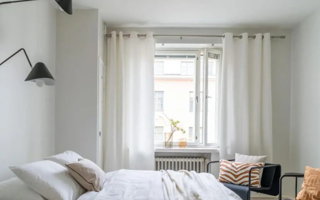 Luminous studio in Kallio / Amazing location