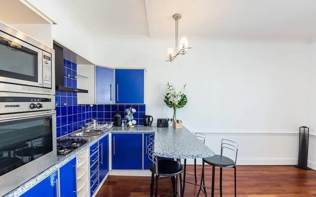 Bright stylish Nott Hill apart sleeps 6
