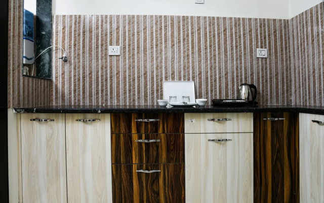Amar Kunj Apartment by OYO Rooms