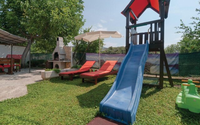 Amazing Home in Seget Vranjica With Wifi and 3 Bedrooms
