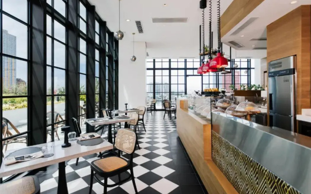 Ibis Styles Manila Araneta City