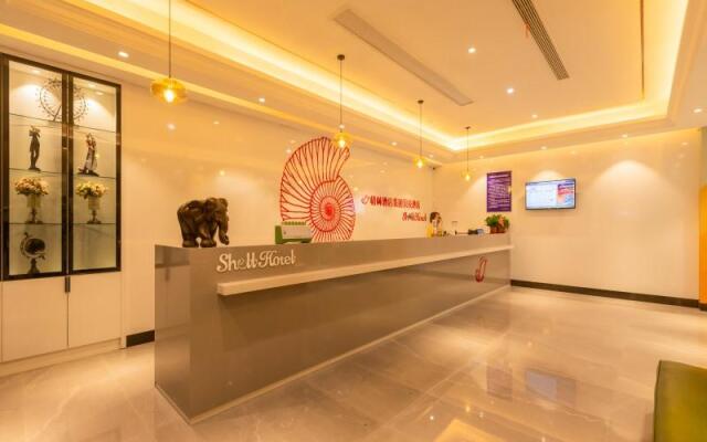 Shell Hotel Zhenjiang Danyang Baibaiban People Square