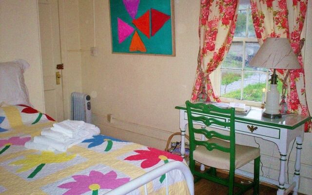 Elkhorn Inn & Theatre