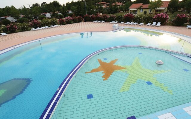 Carefully Furnished Bungalow with 2 Bathrooms, 7km From Pula