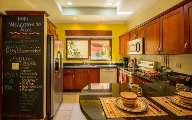 Macaws Ocean Club #8 - 2 Br Condo