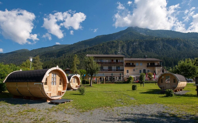 Schluga Spa Apartments & Mobile Homes