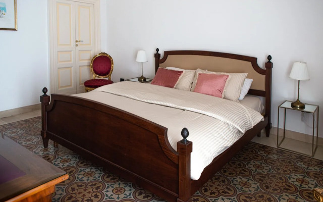 Santa Domenica Guest House