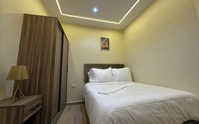 Night Pyramids Inn