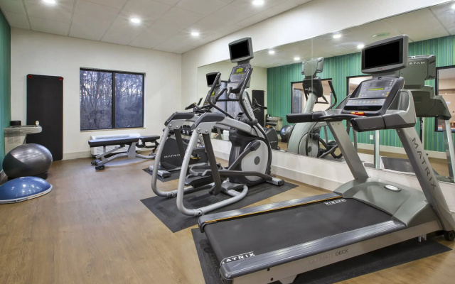 Holiday Inn Express & Suites Niles By Ihg