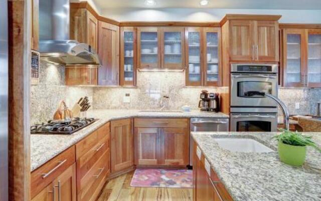 Placer Ridge Lookout Apartment