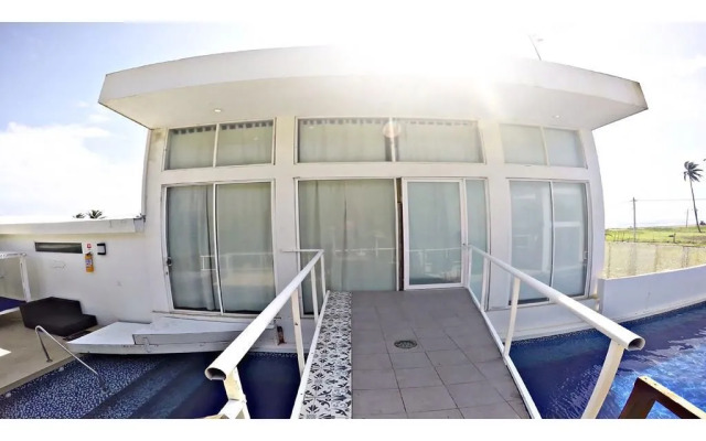 Ocean Breeze Boutique Hotel