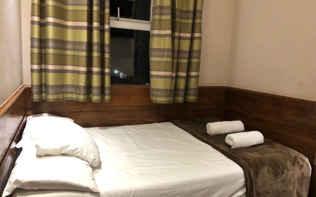 Crystal Lodge Hotel