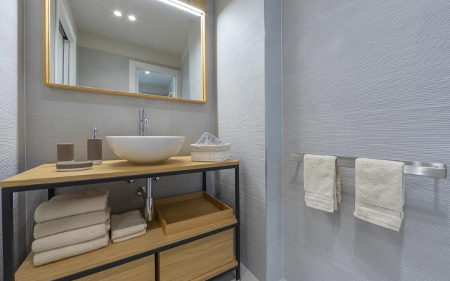 Mina Apartment 100m From Sea