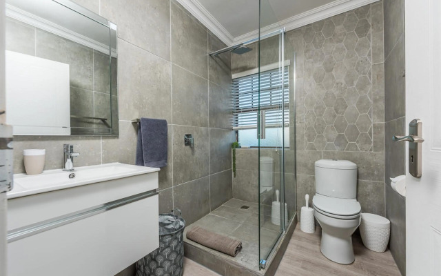 Beacon Wharf , George Hay 4 Holiday Accommodation