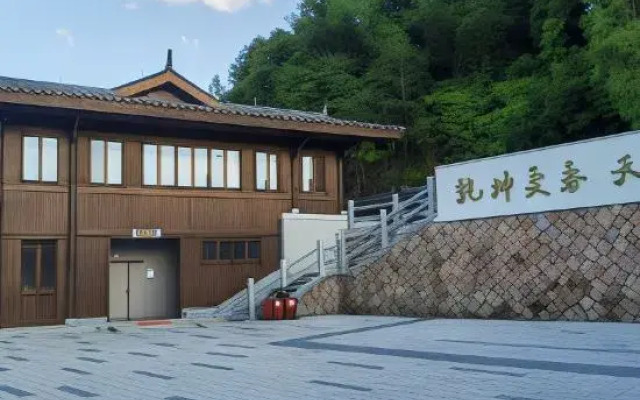 Bridge View Homestay