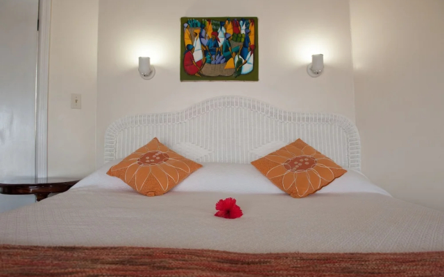 Arawak Beach Inn