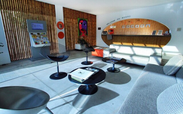 Cocoon Hotel & Lounge