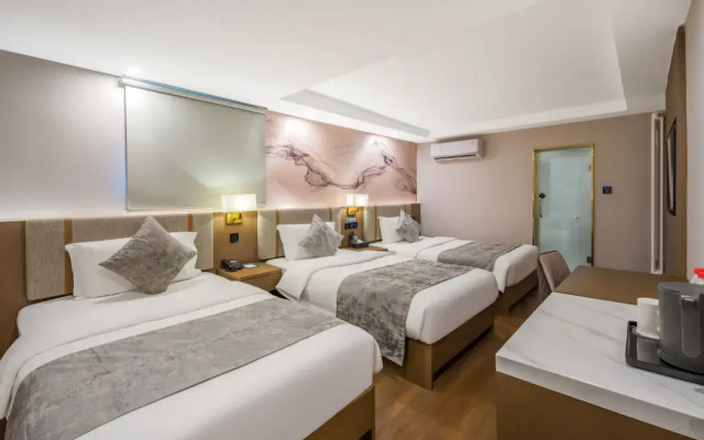 Chonpines Hotel (Beijing Wangfujing Nanluoguxiang Store)