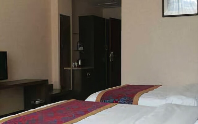Yading Yizhan Hotel
