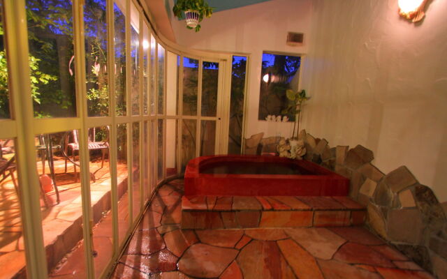 Scotch Court