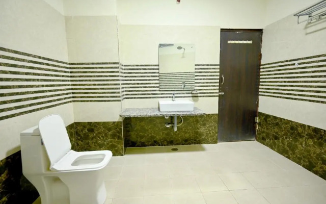 OYO 17284 Hotel Vrindavan Palace