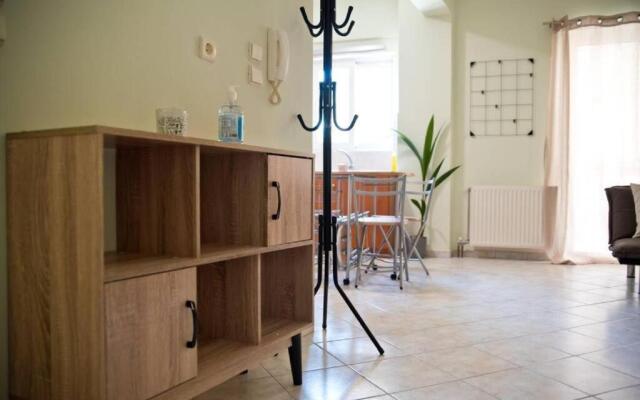 Chalkis Green Leaf House