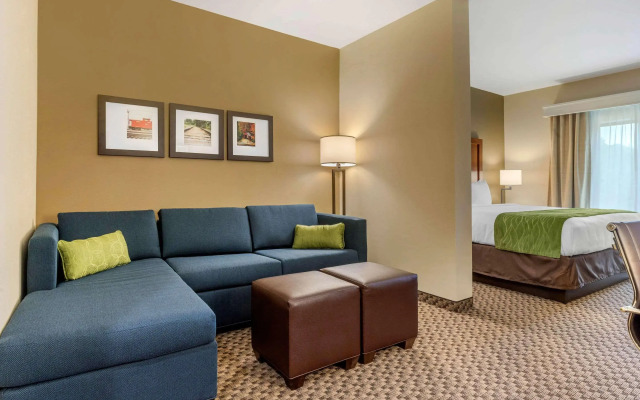 Comfort Inn & Suites