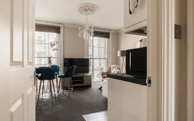 Stunning 2 Bed in Centre of Cheltenham
