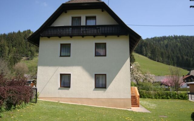 Scenic Holiday Home in Deutsch Griffen near Hochrindl