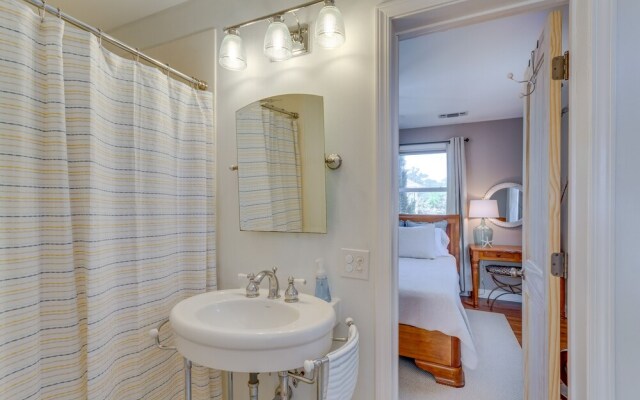 Pensacola Paradise: Furnished Deck & Gas Grill!