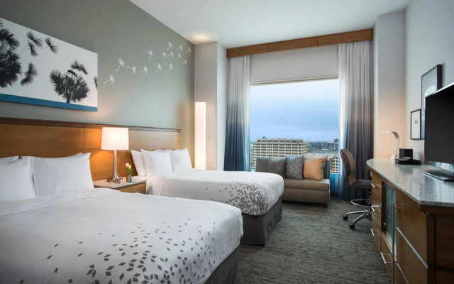 Renaissance Schaumburg Convention Center Hotel