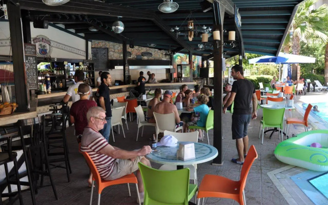 Club Turquoise Apartments