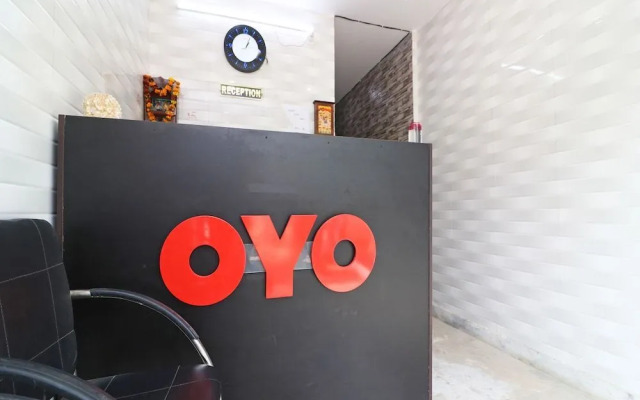 Zaki Hs Near Taj Mahal By OYO Rooms