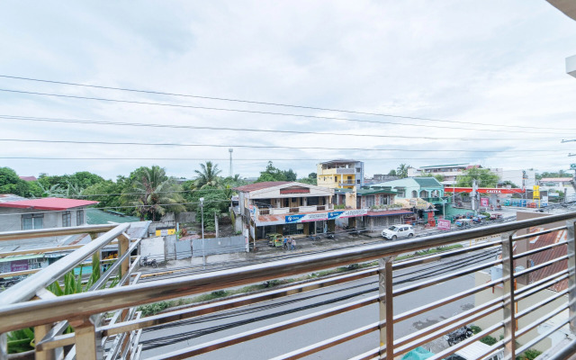 RedDoorz near Golden Sarok Shrine