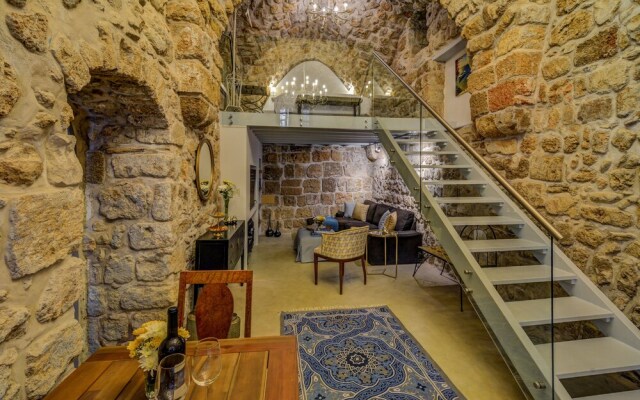Akotika Boutique