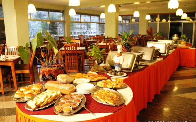 Mayhouse 680 Hotel