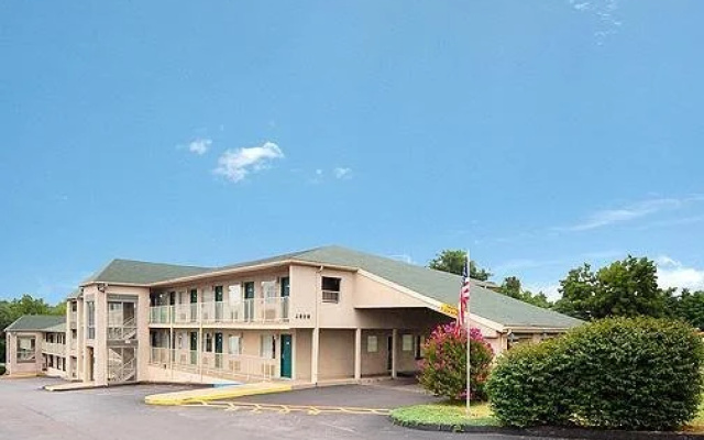 Econo Lodge West