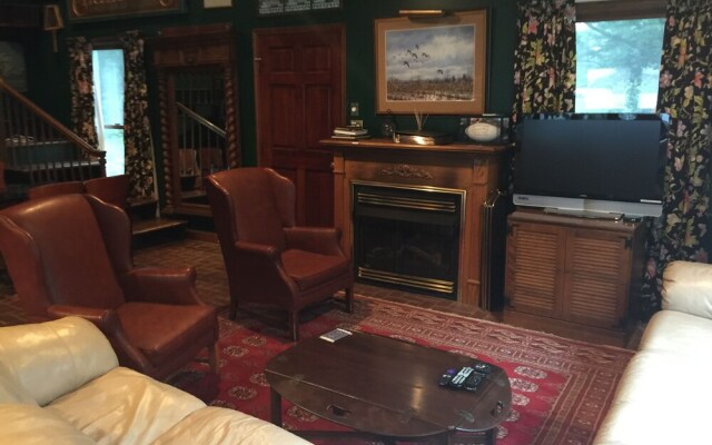 Miles River Guest House