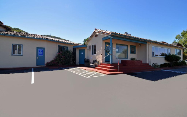 Marinwood Inn & Suites