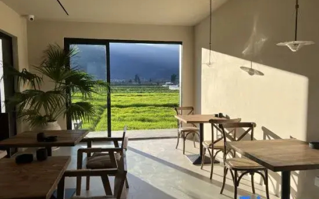 Dali Mountain Weiye Hotel