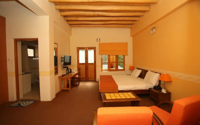 Lha - Ri - Sa Resort