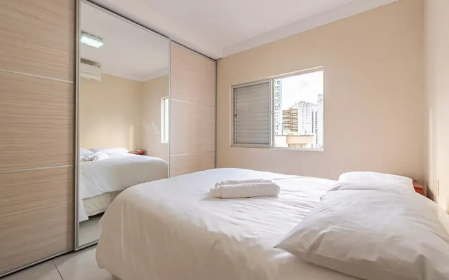 Sea View apt 130m From the Beach in BC Erg605